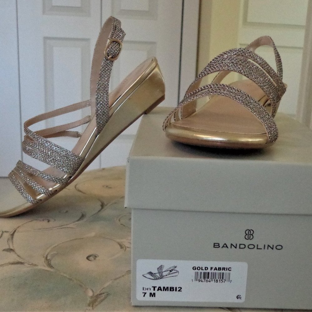 Bandolino   7M   Wedge Sandal,  Gold
